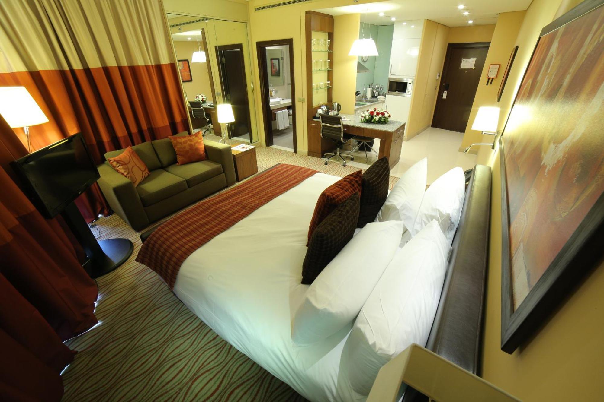 Staybridge By Ihg Hotel